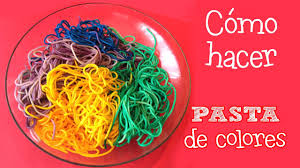 Prueba el punto de cocción de la pasta sacando una antes de que termine el tiempo de cocción y mordiéndola. Pasta De Colores Minichefs Cocina Para Ninos Youtube