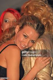 Maria Lahr, Wendy Night, Vanessa Newton and Leon Taudien pose for a... News  Photo