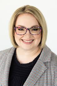 Mandy Busch's Instagram, Twitter & Facebook