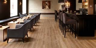 ألوان الباركيه 52 صورة باركيه أبيض وأسود في المناطق الداخلية من الشقة وملمس ينجي الظلام والبلوط الطبيعي