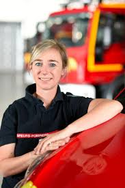 Pin pon (ouvrir et fermer la main). Pascaline Moine Capitaine Des Pompiers A Magny Les Hx Sqy