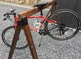2 4材で簡単diy 木製自転車ラック サイクルラック の作り方 ソーホースブラケットでお手軽に サイクル スタンド サイクルラック 自転車ラック