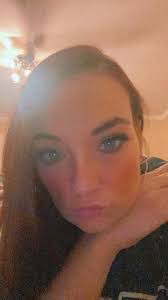 Leslie Duffy's Instagram, Twitter & Facebook