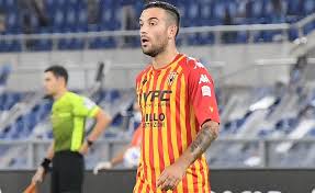 Non sul sito della roma, che ancora deve presentare ufficialmente il kit 2020/2021, ma su alcuni portali sportivi che danno già la possibilità ai tifosi di acquistare la nuova divisa. Benevento Empoli In Tv Data Orario E Diretta Streaming Terzo Turno Coppa Italia 2020 2021