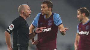 Soucek would have been banned for three games but that suspension has now been lifted on appeal, and he will be available for the hammers' trip to afterwards the west ham manager david moyes said he was embarrassed for the experienced referee, who has now seen two red cards overturned. Fulham 0 0 West Ham Var Is Not Ruining Football Bad Referees Are Eurosport
