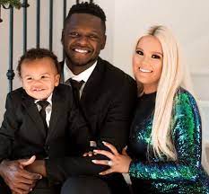 Jamie babbit wife, net worth, married, husband, age. Nba Player Julius Randle And His Family Bhw Julius Randle Couples Engagement Photos Wife And Kids