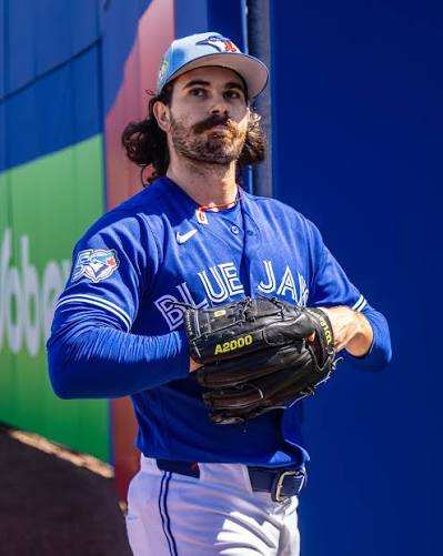 Your first look at Dylan Cease: Toronto Blue Jay 👨🏻🤩