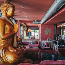 Siddharta'nın üçüncü videosu olan b mashina'nın videosu kaydedildi ve grubu yıldızlara ulaştırdı siddharta teklifi memnuniyetle kabul etti. Siddharta Buddha Lounge 9400 Rorschach St Gallen S