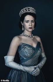On july 30, netflix shared the first photo of imelda staunton in character as queen elizabeth ii now that filming has started on season 5 of the crown, which is set in the 1990s during john major's tenure as prime minister (jonny lee miller will play. The Crown Series 5 First Look Image Shows Imelda Staunton In Character As Queen Elizabeth Ii Latest Celebrity News