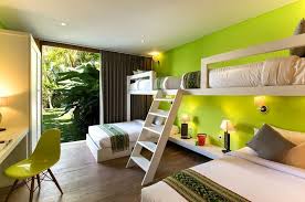 Dekorasi dinding anda bisa menempatkan batu bata ekspose berwarna putih yang membuat kamar anda terlihat lebih lega dan elegan. Villa Tangram Seminyak Bali Indonesia