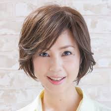 上品なショート 美容室で仕立てた自然な医療用ウィッグ かつら ウィッグ 美容