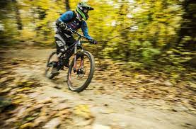 Liebe freunde von mountainbiker, werte kundinnen und kunden! Zweimeterregel Wird Ignoriert Das Mountainbike Mekka Stuttgart Stuttgart Stuttgarter Zeitung