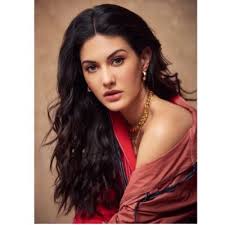 She started her career at the age of 16 as a model in few commercials including clean and clear, dove (toiletries), vodafone. Amyra Dastur Amyradastur93 Twitter