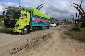 9 tempat wisata di tanah datar terbaru sumatera barat mungkin beberapa dari kamu masih asing dengan kabupaten tanah. Kerusakan Jalan Nasional Di Tanah Datar Perusahaan Tambang Harus Bertanggung Jawab Bontangpost Id
