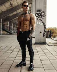 Hot guys on X: Body art, baby 😎 #tattoos #musclemen #beefybull  t.co8Epp6opD5l  X