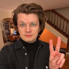 Willow Turner💛🤍💜🖤 (@tonaldissonence)