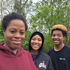 Shannon Sharpe: "I'm the guy they want to settle down with, so they need a  year. Why they do me like that? I don't look like a guy that wants to have