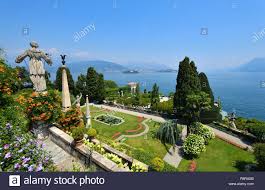 Dalla metà degli anni 60 ospita il centro internazionale di studi rosminiani ed eventi internazionali come le. Italien Piemont Stresa Lago Maggiore Il Lago Maggiore Die Borromaischen Inseln Die Isola Bella Palazzo Borromeo Borromaischen Palast Garten Stockfotografie Alamy