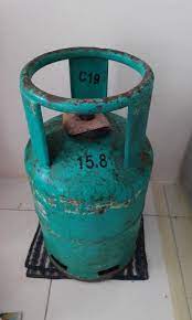 Dengan kualitasnya yang tahan lama, harga yang juga cukup terjangkau, kompor gas dari rinnai ini juga hadir dengan desain yang menarik. Tong Gas Kosong 12kg Kitchen Appliances On Carousell