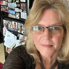 Cheryl Horner's Instagram, Twitter & Facebook