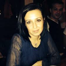 Looking for a cake maker for 40th birthday cake please. To serve 30 people.