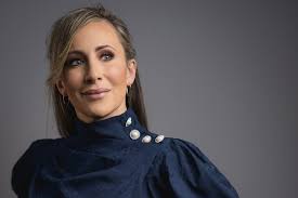 Caryn Cook's Instagram, Twitter & Facebook