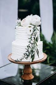 Our Favorite Two Tier Wedding Cakes Simple Wedding Cake Wedding Cakes With Flowers Wedding Cake Decorations