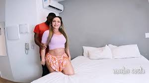 Técnico de TV não resistiu a loira gostosa - XNXX.COM