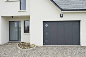 La solution la plus abordable est le moteur à chaine, suivi par le prix de pose et d'installation de porte de garage. Prix Porte De Garage Le Guide Des Tarifs 2021