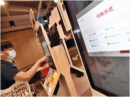 政府計劃於 2021年7月4日早上6時起接受登記，至8月14日為止 ，合共6個星期，最快可於 8月1日 獲發放第一期2,000元消費券。. K Wo8pdcerz Zm