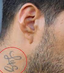 Luis suarez has got new ink, and the design has a pretty special meaning to because the new tattoo, below the left half of suarez's face, simply features two fingers and thumb. Luis Suarez S 8 Tattoos Their Meanings Body Art Guru