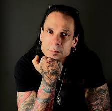 Tania Carver's Instagram, Twitter & Facebook