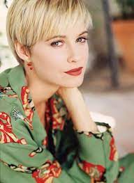The Pixie Revolution The Pioneer S Of 90 S Pixies Straight Hairstyles Short Straight Hair Hair Inspiration