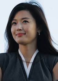 Curly hair styles korean hairstyle medium shoulder length asian hair with bangs short hair for round face shoulder length long layered bangs hair korean short haircuts idea 2018. 50 Korean Hairstyles That You Can Try Right Now