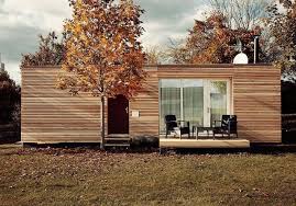 Cabane Dans Les Arbres Ou Cabane Sur Roulette Dormir Dans Une Cabane Ca Vous Inspire Elle Decoration Cabane Dans Les Arbres Maison Bois Maisons Prefabriquees Modernes