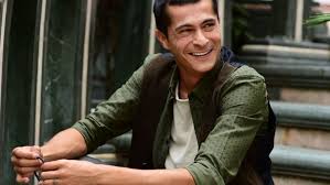 Henüz bu filme ait altyazı bulunmuyor. Sinemada Huzun Dolu Gercek Bir Hikaye Var Dumlupinar Vatan Sag Olsun Filmi Geliyor Kaan In Tavsiyesi