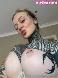 Ty4living Гола изтичане OnlyFans снимка 12 - Nudogram v2.1