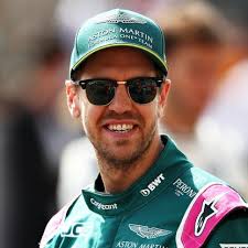 Er startet seit 2007 in der formel 1 und gewann dort in der saison 2010 als zweiter deutscher nach michael schumacher und bislang jüngster fahrer die weltmeisterschaft. Sebastian Vettel