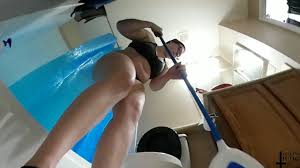 Unaware Giantess Bathroom Cleaning - xMonter.com