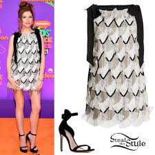Does anna kendrick have a tattoo?may 2, 2019in the movie beca (anna kendrick) and chloe (brittany snow) both have bug tattoos. Anna Kendrick Clothes Outfits Steal Her Style