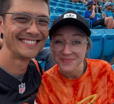 So thankful for the family we have and the family we make 🍁🥰🧡