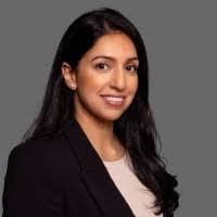 Mina Farman's Instagram, Twitter & Facebook