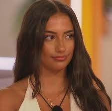 Michelle Rocks's Instagram, Twitter & Facebook