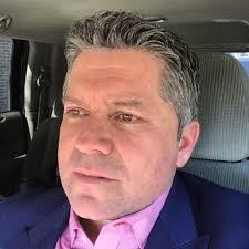 Andrew Vanderwal's Instagram, Twitter & Facebook