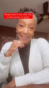 Deidre Bennett's Instagram, Twitter & Facebook