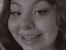 Lilly Yoder's Instagram, Twitter & Facebook