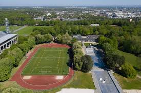 Nicht nur bei schmuddelwetter laden kölns hallenbäder zum schwimmen ein. File Drohnenaufnahme Ostkampfbahn Und Stadionbad Im Sportpark Mungersdorf Koln 0555 Jpg Wikimedia Commons