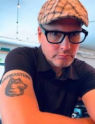 Paula Cowdrey's Instagram, Twitter & Facebook