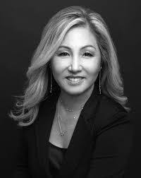 Amanda Paiz's Instagram, Twitter & Facebook