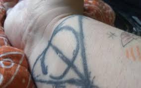 If you want the carin leon email address for their management. Fans De Harry Potter Buscan Como Borrar Sus Tatuajes Tras Dichos De J K Rowling